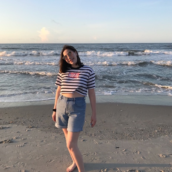 Meet your Posher, Chloe - Picture 1 of 6